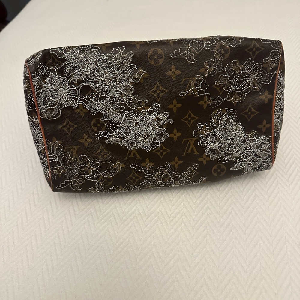 Rare Louis Vuitton Dentelle Monogram Speedy Bag-Authenticated - Picture 7 of 14